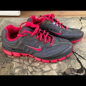 New Nike Gray Hot Pink Sneaker Inspire Dual Fusion